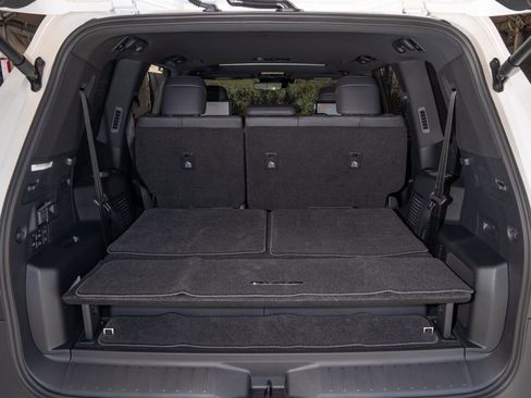 New 2026 Lexus LX 700h Luxury image 11