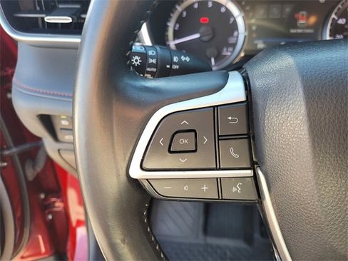 Used 2023 Toyota Highlander XSE image 30