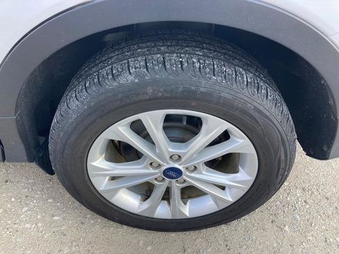 Used 2018 Ford Escape SE w/ SE Sync 3 Package image 11