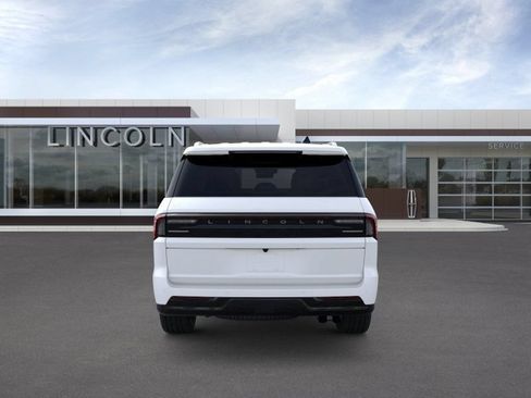 New 2026 Lincoln Navigator Premiere AWD/4WD image 5