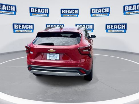Used 2026 Chevrolet Trax LT w/ Driver Confidence Package FWD image 7