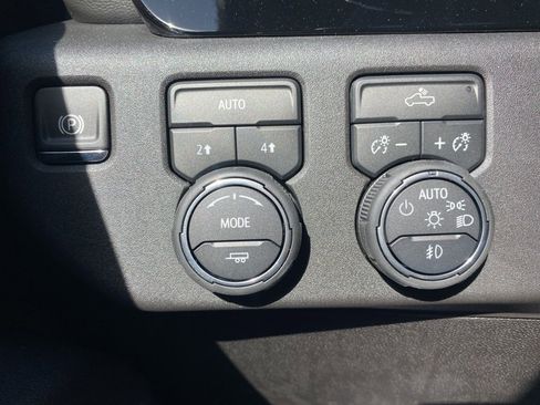 New 2025 Chevrolet Silverado 1500 RST w/ Dark Appearance Package image 36