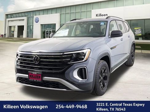 New 2026 Volkswagen Atlas Peak Edition image 3