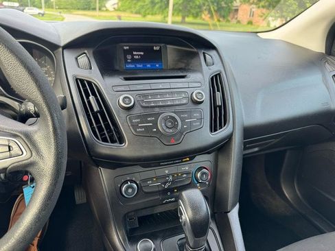 Used 2017 Ford Focus SE FWD image 16