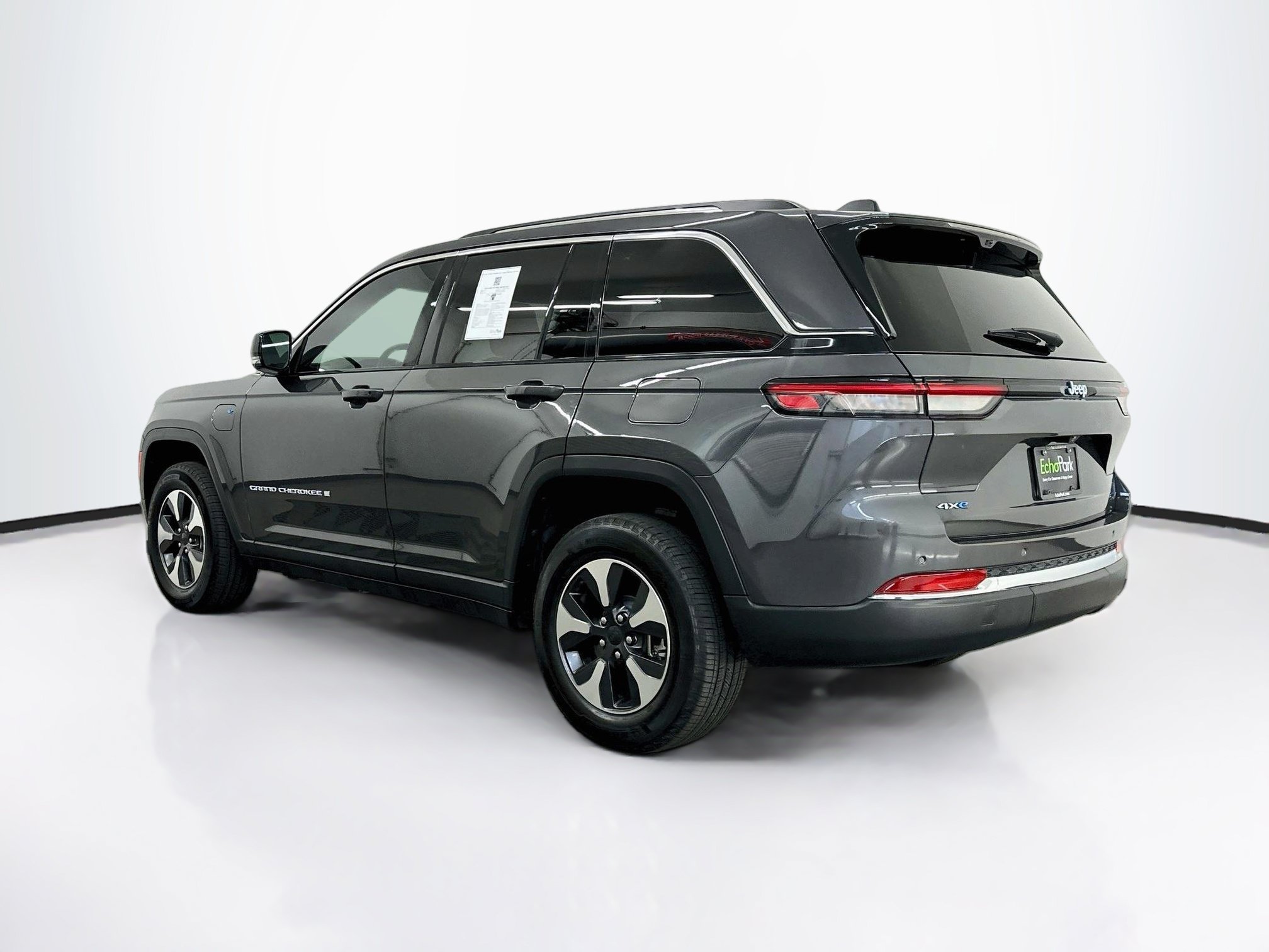 Used 2023 Jeep Grand Cherokee 4WD 4xe w/ Luxury Tech Group II image 5