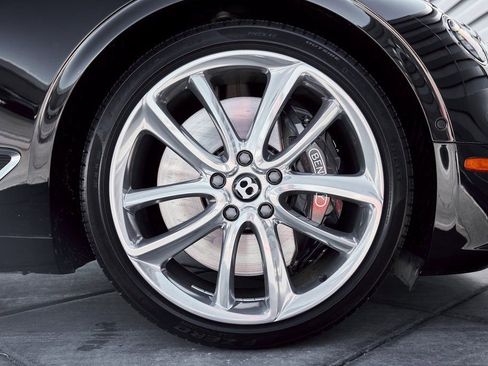 Used 2022 Bentley Continental GT image 21