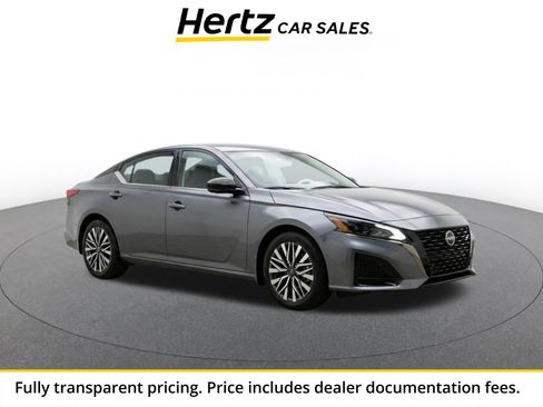 Used 2025 Nissan Altima 2.5 SV FWD image 1
