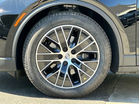 New 2026 Porsche Macan Electric RWD image 32