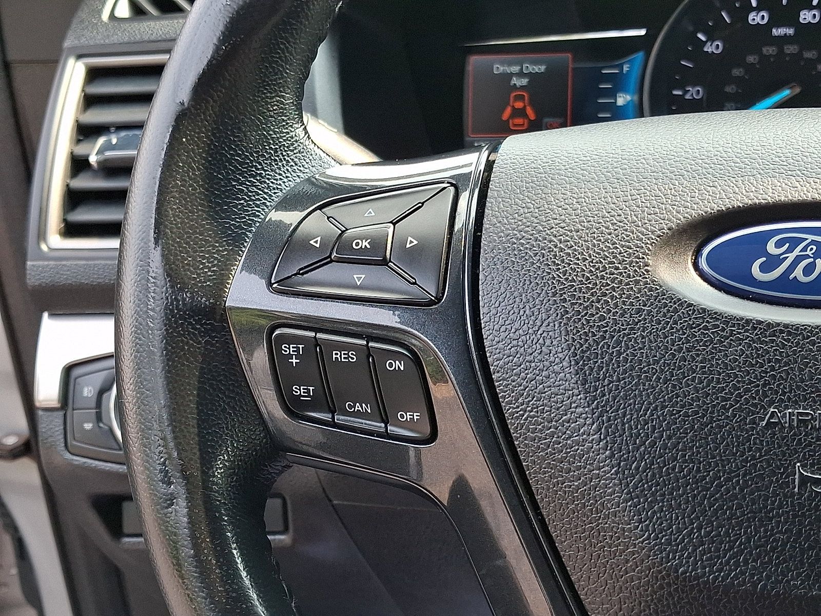 Certified 2018 Ford Explorer XLT w/ Equipment Group 201A AWD/4WD image 23