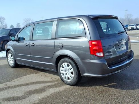 Used 2016 Dodge Grand Caravan American Value Package image 4