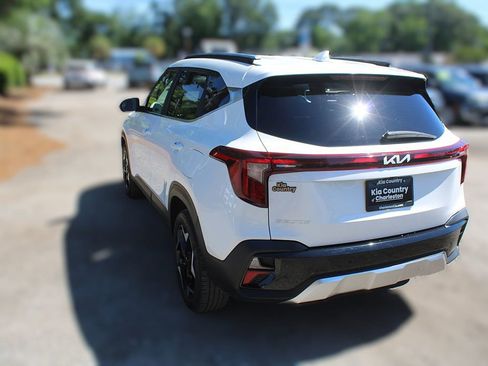 Certified 2024 Kia Seltos EX FWD image 11
