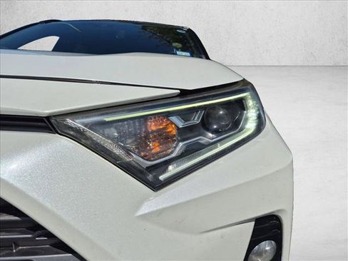 Used 2019 Toyota RAV4 XSE AWD/4WD image 12
