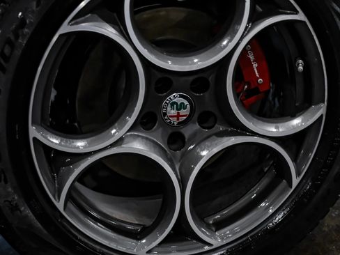 Used 2019 Alfa Romeo Stelvio Ti AWD/4WD image 60