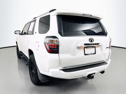 Used 2022 Toyota 4Runner SR5 AWD/4WD image 8