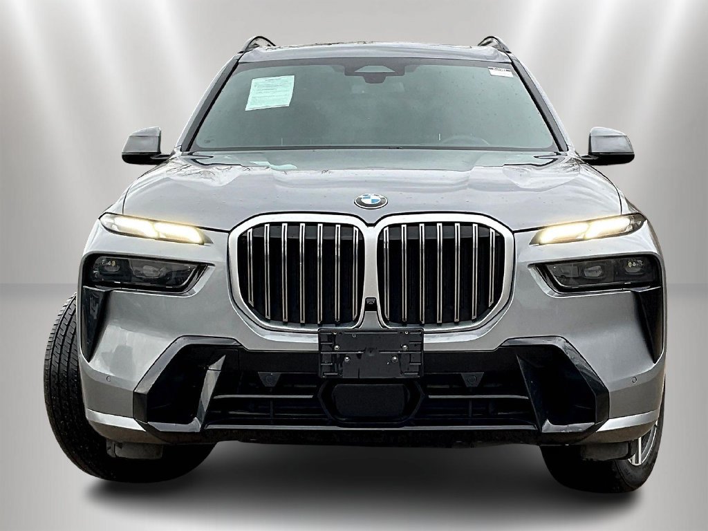 Used 2024 BMW X7 xDrive40i w/ M Sport Package AWD/4WD image 2