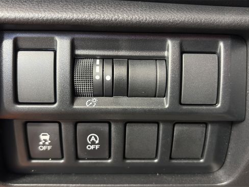 Used 2020 Subaru Crosstrek 2.0i AWD/4WD image 28