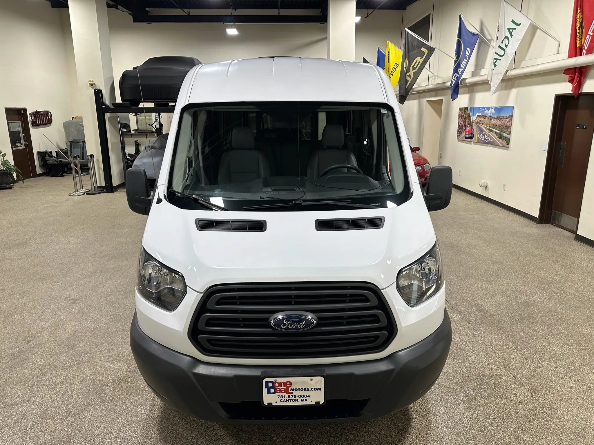 Used 2015 Ford Transit 250 148 Medium Roof RWD image 5