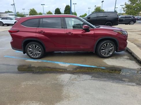 Used 2020 Toyota Highlander Platinum AWD/4WD image 4
