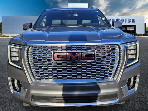 Used 2022 GMC Yukon Denali image 2