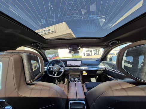 Certified 2025 BMW 760i xDrive w/ Luxury Rear Seating Package AWD/4WD image 34