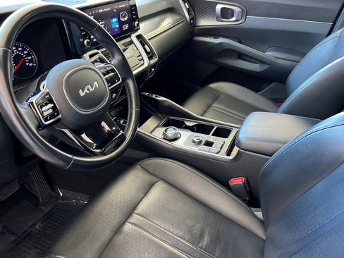 Used 2023 Kia Sorento EX w/ Panoramic Sunroof Package FWD image 13