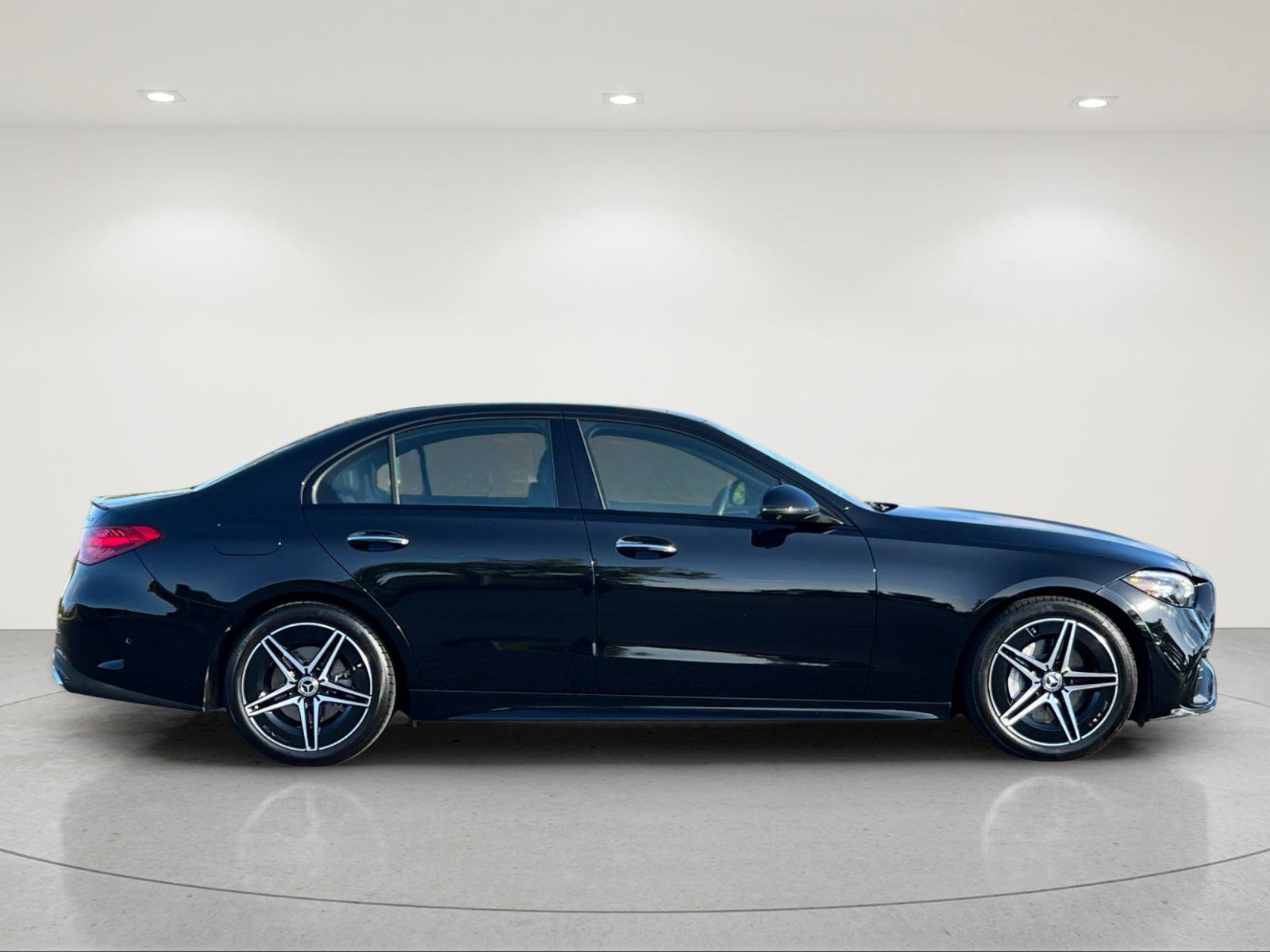 Used 2025 Mercedes-Benz C 300 4MATIC Sedan image 6