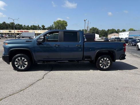 Used 2024 Chevrolet Silverado 2500 Custom w/ Custom Value Package AWD/4WD image 2