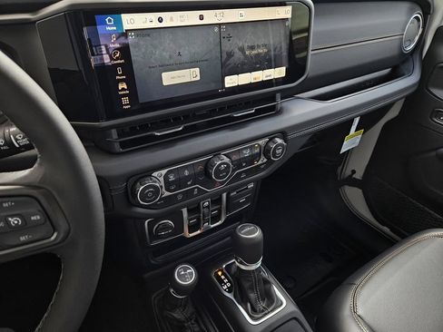 New 2026 Jeep Gladiator Sport AWD/4WD image 17