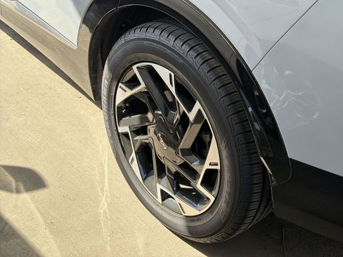 Used 2024 Kia Sportage SX image 5