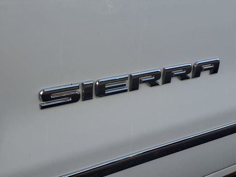 Used 2017 GMC Sierra 1500 SLT w/ SLT Premium Package image 31