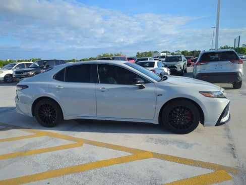 Used 2023 Toyota Camry SE w/ Convenience Package FWD image 4
