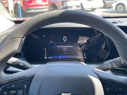 Used 2025 Chevrolet Trax LT image 39