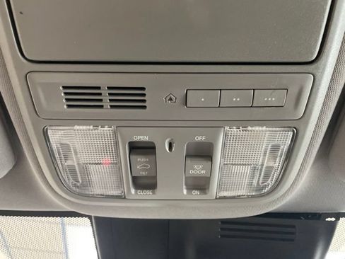 Used 2021 Honda CR-V EX-L image 31