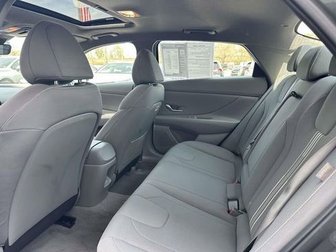 Used 2025 Hyundai Elantra SEL image 14