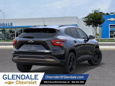 New 2026 Chevrolet Trax ACTIV FWD image 4