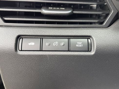 Used 2024 Nissan Altima 2.5 SV FWD image 19