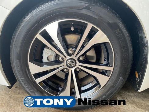 Used 2020 Nissan Sentra SV image 10