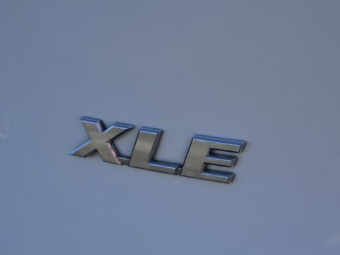 Certified 2019 Toyota RAV4 XLE Premium image 9