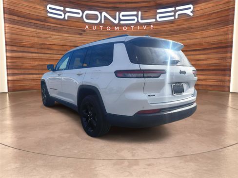 Used 2024 Jeep Grand Cherokee L Altitude image 3