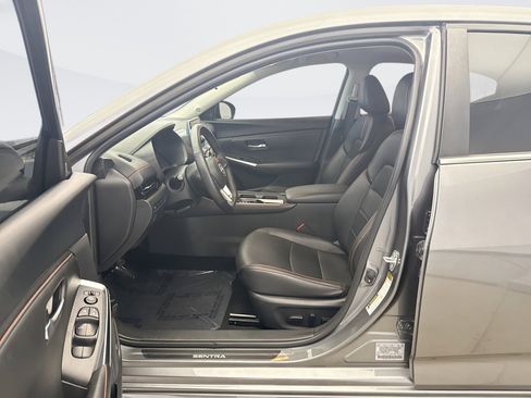 Used 2024 Nissan Sentra SR w/ SR Premium Package image 10