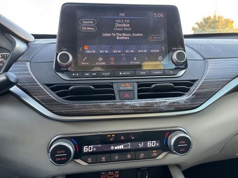 Certified 2020 Nissan Altima 2.0 Platinum image 16