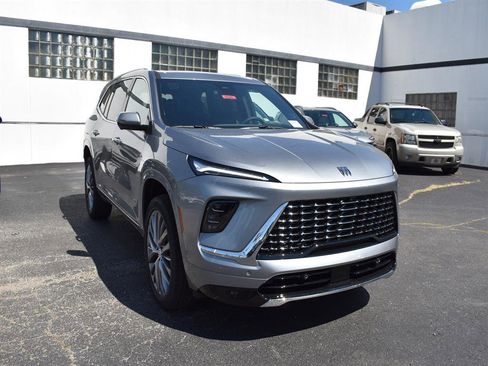 New 2026 Buick Enclave Avenir w/ Super Cruise Package image 3