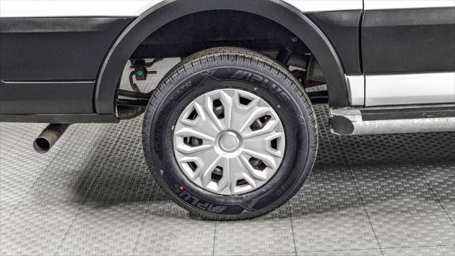 Used 2024 Ford Transit 250 Low Roof w/ Exterior Upgrade Package RWD image 29