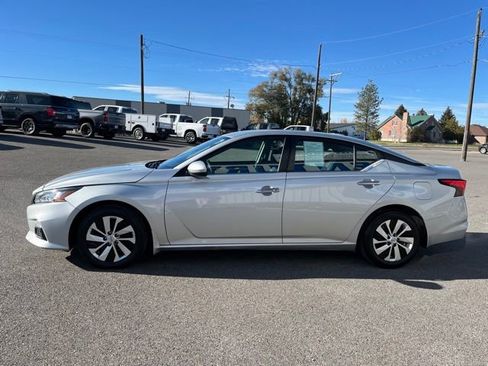 Used 2022 Nissan Altima 2.5 SV FWD image 9