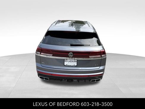 Used 2024 Volkswagen Atlas Cross Sport SEL R-Line AWD/4WD image 5