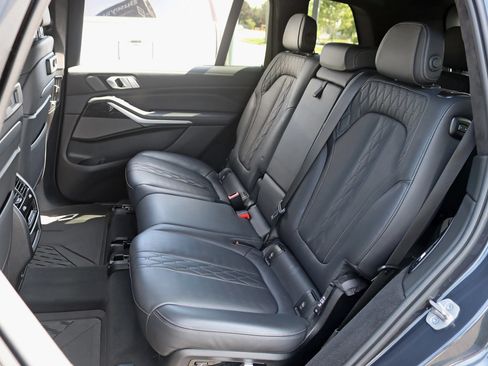 Used 2022 BMW X7 M50i w/ Executive Package AWD/4WD image 34