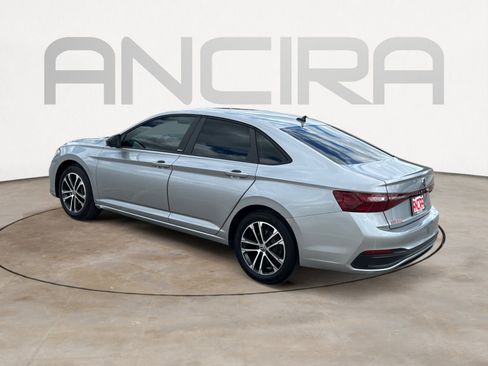 Used 2025 Volkswagen Jetta Sport image 6