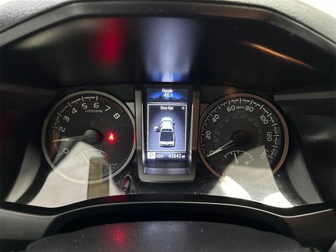 Used 2021 Toyota Tacoma TRD Off-Road image 27