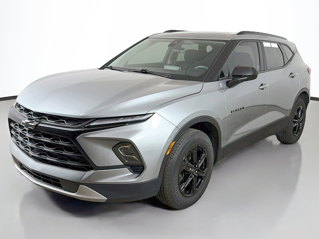 Used 2023 Chevrolet Blazer LT w/ Midnight/Sport Edition FWD image 7