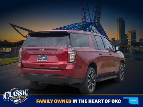 Used 2023 Chevrolet Suburban RST w/ Luxury Package AWD/4WD image 7